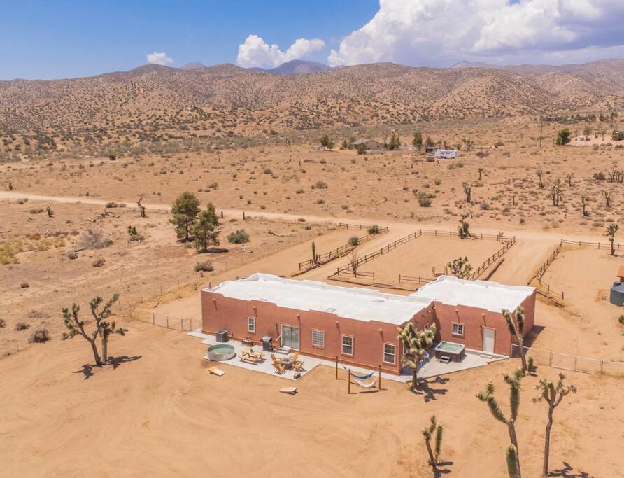 Near Pappy & Harriet'S + Rimrock Ranch W/ Hot Tub Pioneertown Exterior foto